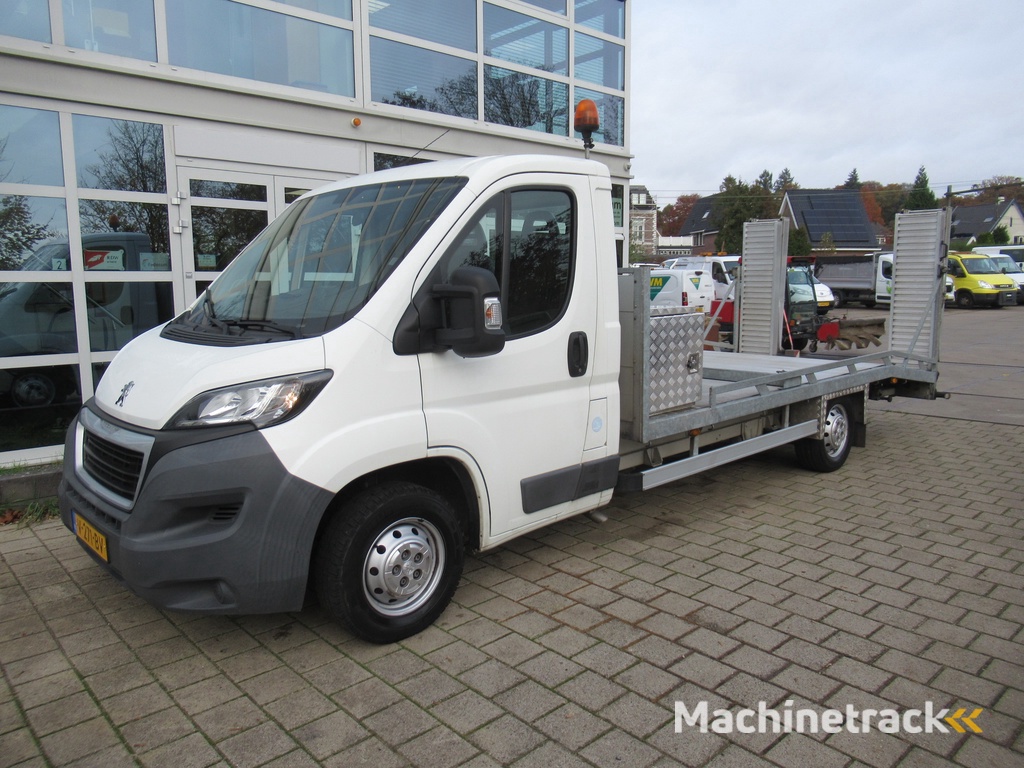 Peugeot Boxer 335 2.0 HDI 96KW L4 Oprijwagen Machinetransporter