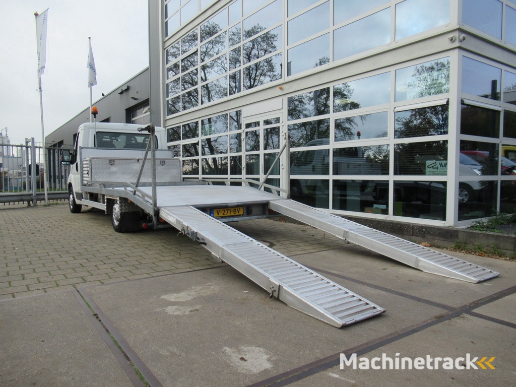 Peugeot Boxer 335 2.0 HDI 96KW L4 Oprijwagen Machinetransporter
