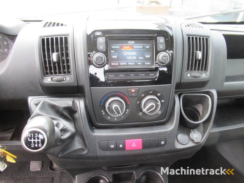 Peugeot Boxer 335 2.0 HDI 96KW L4 Oprijwagen Machinetransporter