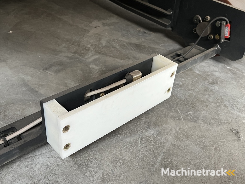 V ( 5213 ) - Wire Guidance !! PSA !! Triplex FFL !!