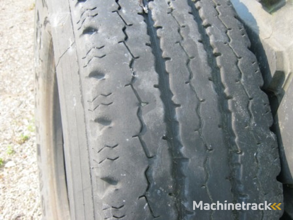Band gebruikt 95% 11R 22.5 S1000