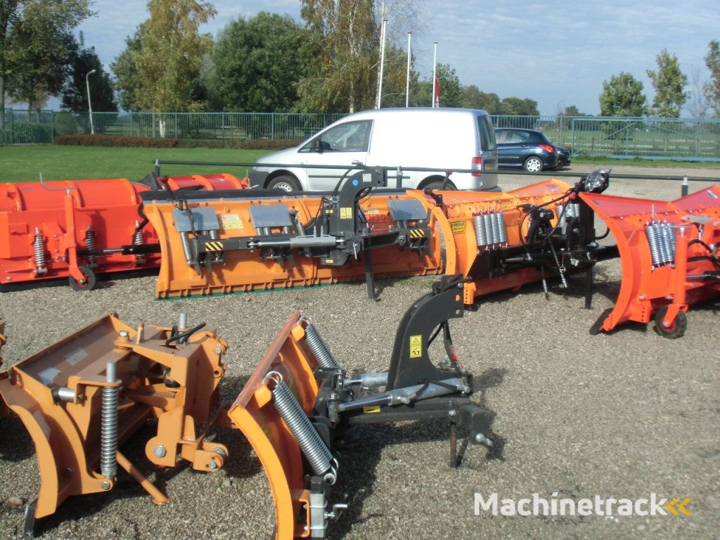 Diverse sneeuwschuiven