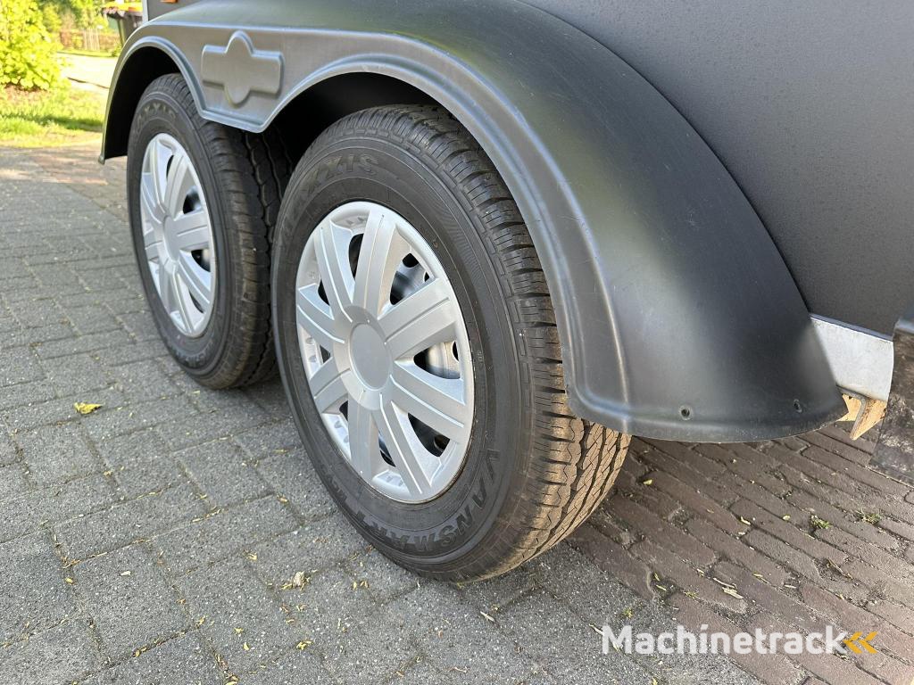 Humbaur Rapid 2 paards trailer