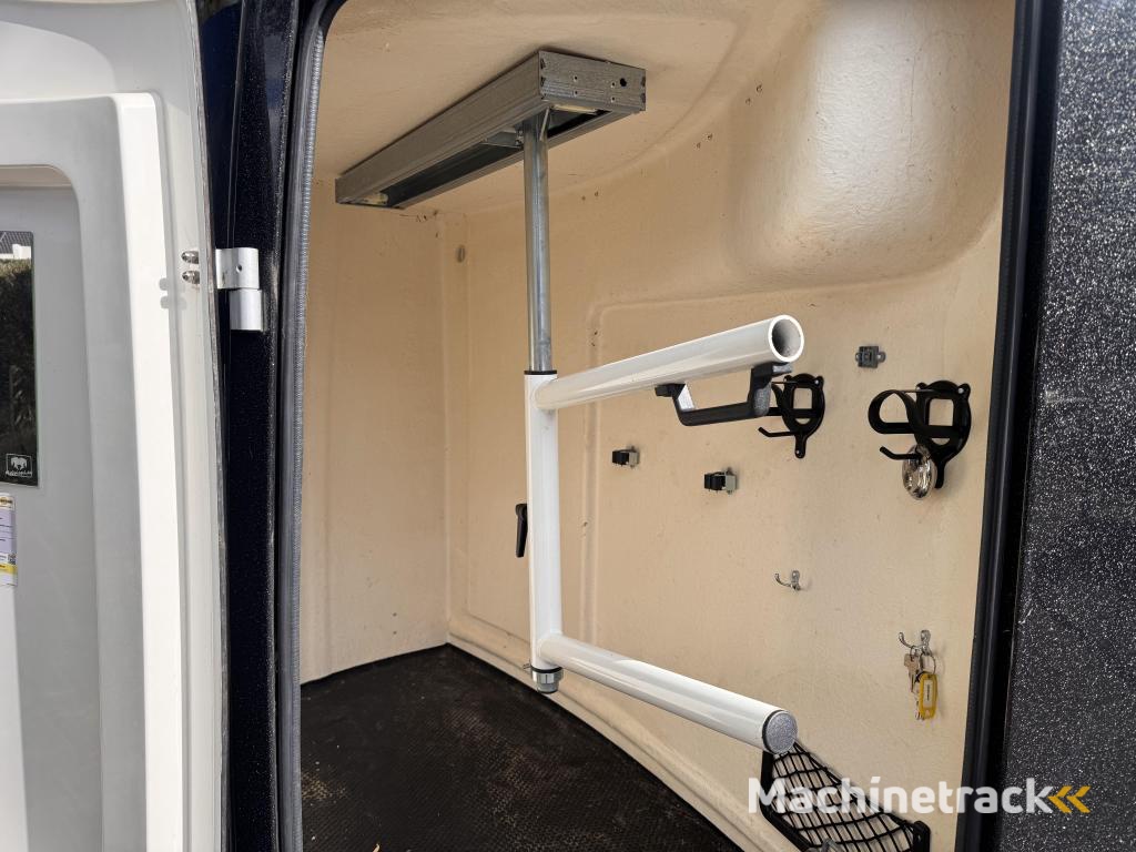 Humbaur Maximus 2700kg luxe trailer!