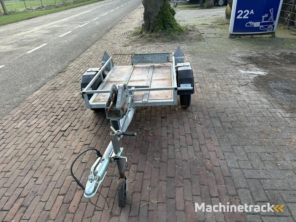 Braamhaar revo trilplaat trailer