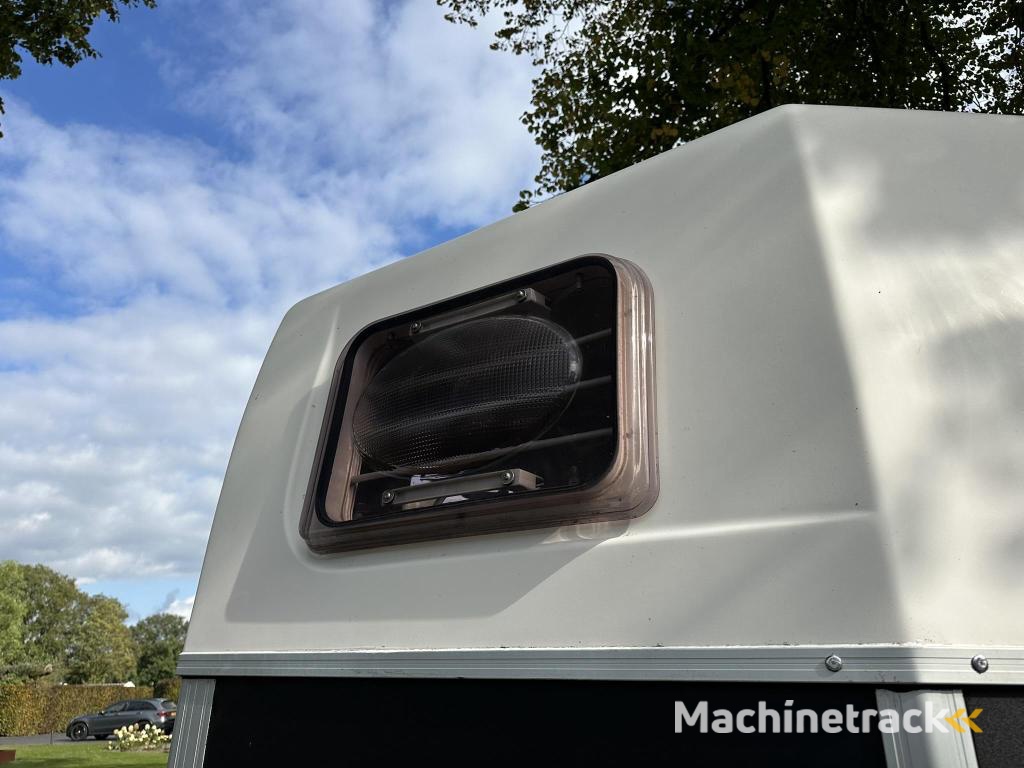 Humbaur Rapid 2 paards trailer zadelkamer