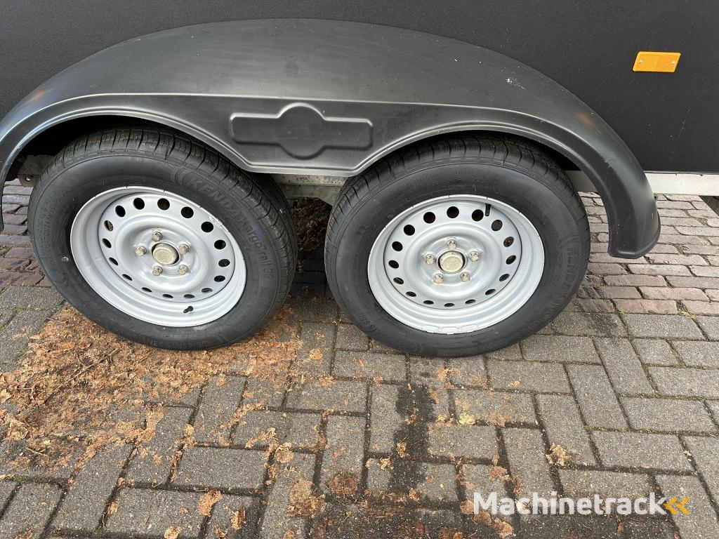 Humbaur Rapid 2 paards trailer zadelkamer