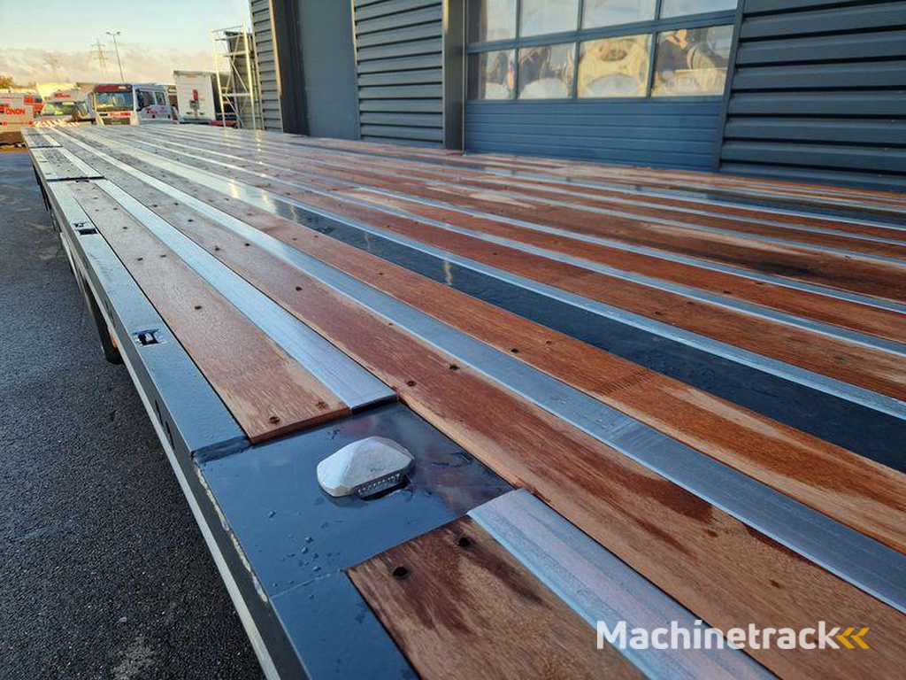 Lecitrailer PLATEAU TWISTLOCKS