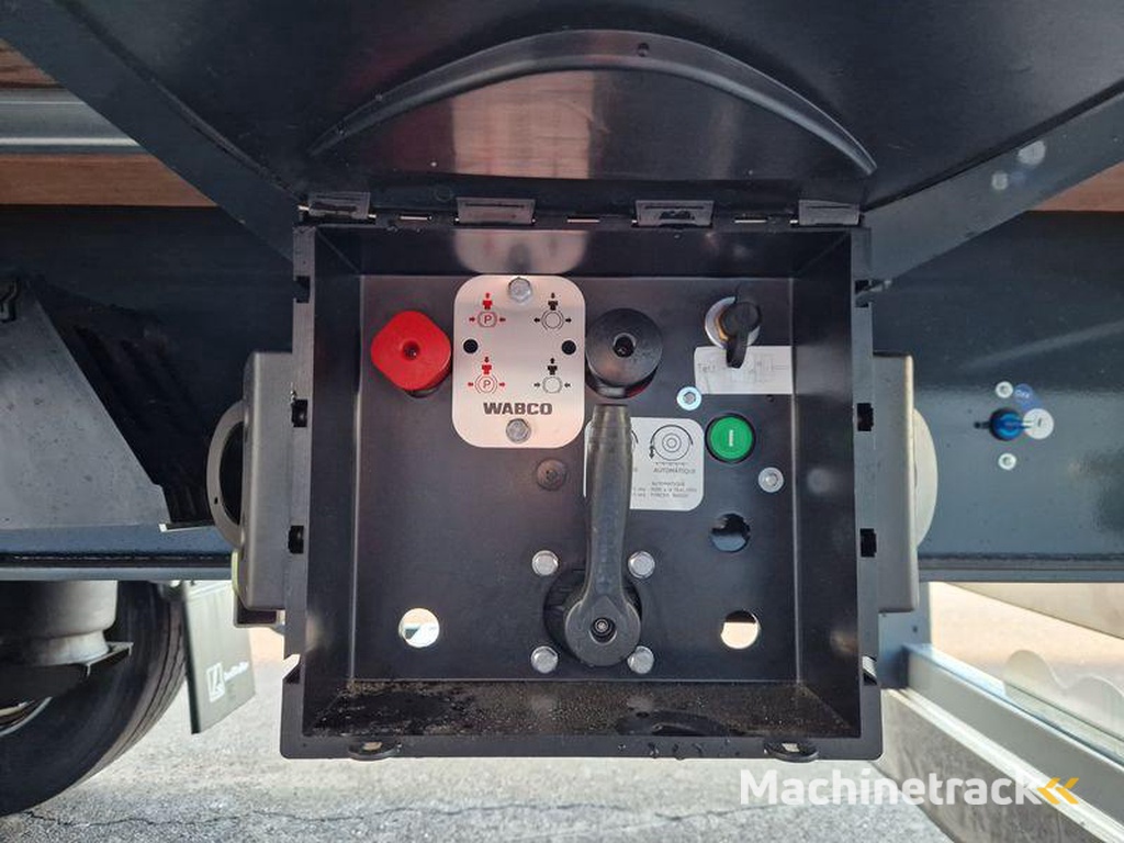 Lecitrailer PLATEAU TWISTLOCKS