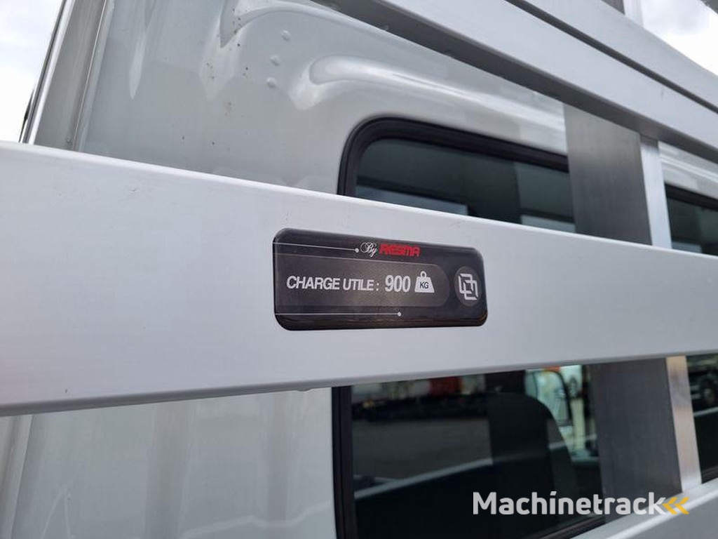 Iveco DAILY-35-180-PLATEAU-4.40m