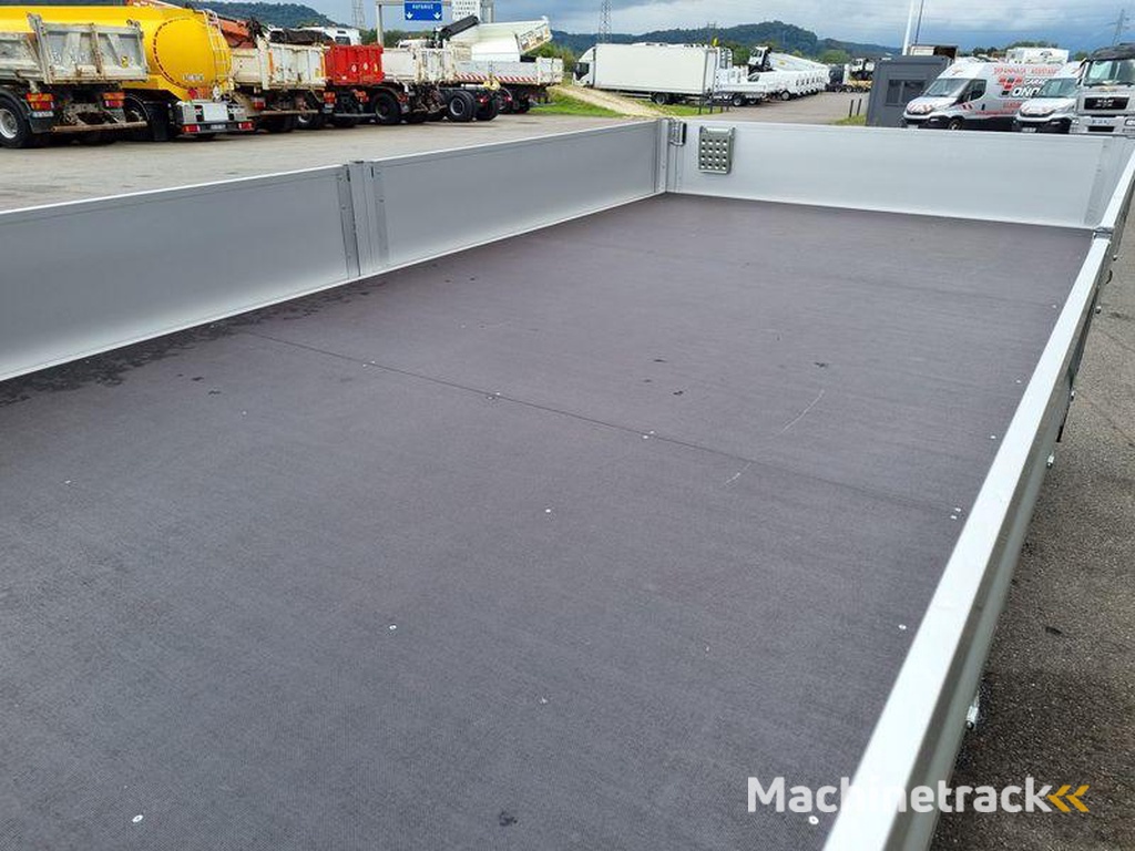 Iveco DAILY-35-180-PLATEAU-4.40m