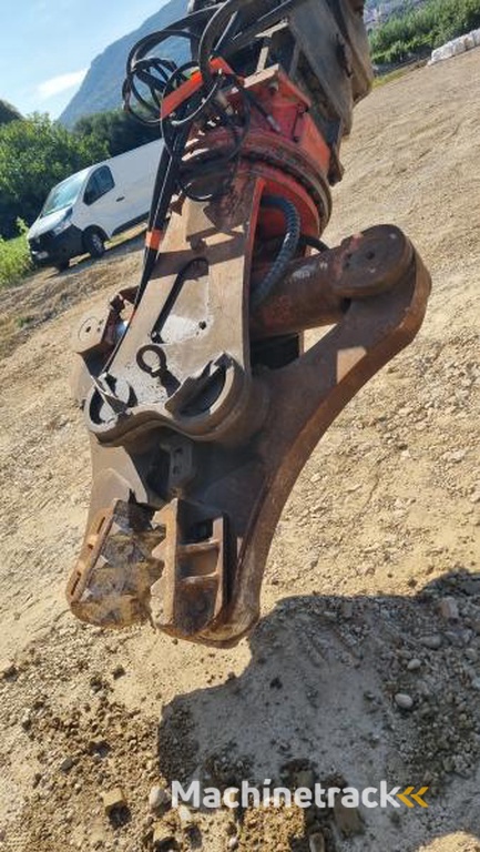 Rammer RD18-pour-pelle-20-à-30-tonnes