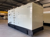 Minituur van Cummins KTAA19-G6A - 700 kVA Generator - DPX-19848