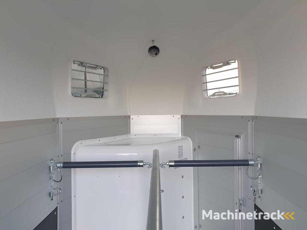 Blomert Nairobi ALU 2 paards met zadelkamer