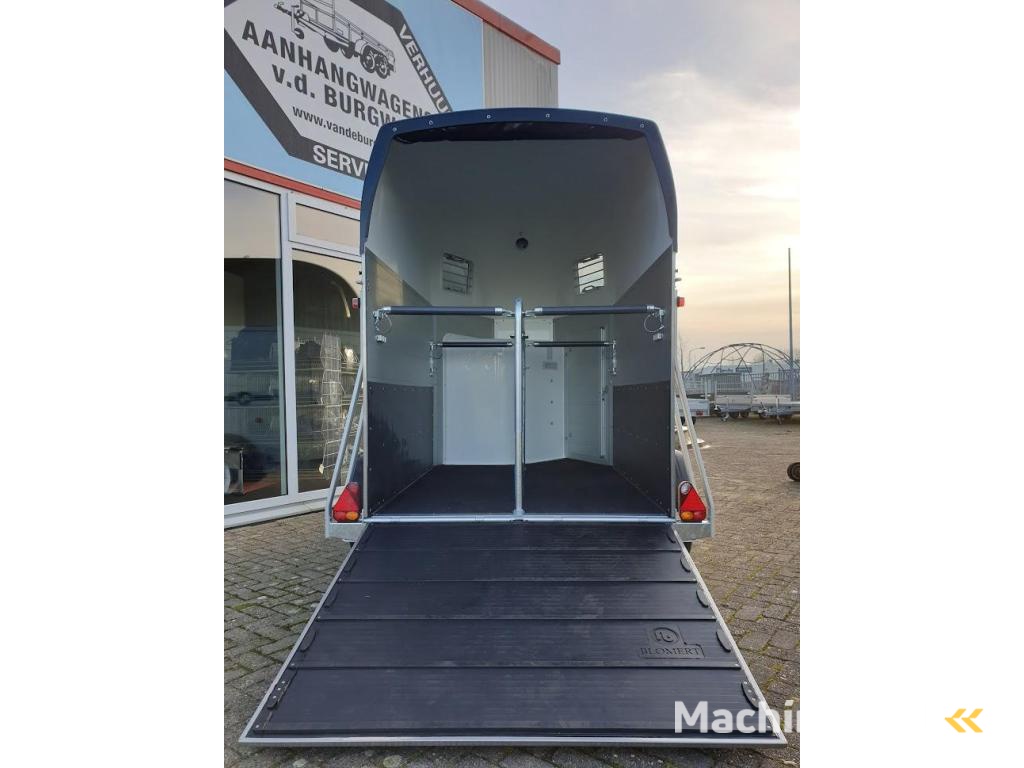 Blomert Nairobi ALU 2 paards met zadelkamer