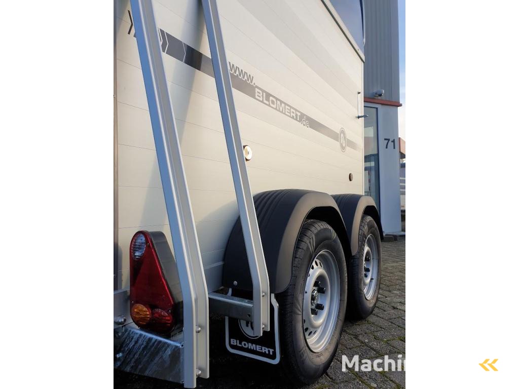 Blomert Nairobi ALU 2 paards met zadelkamer