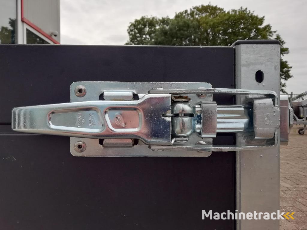 Saris PL 306 184 2700 2 Black Edition