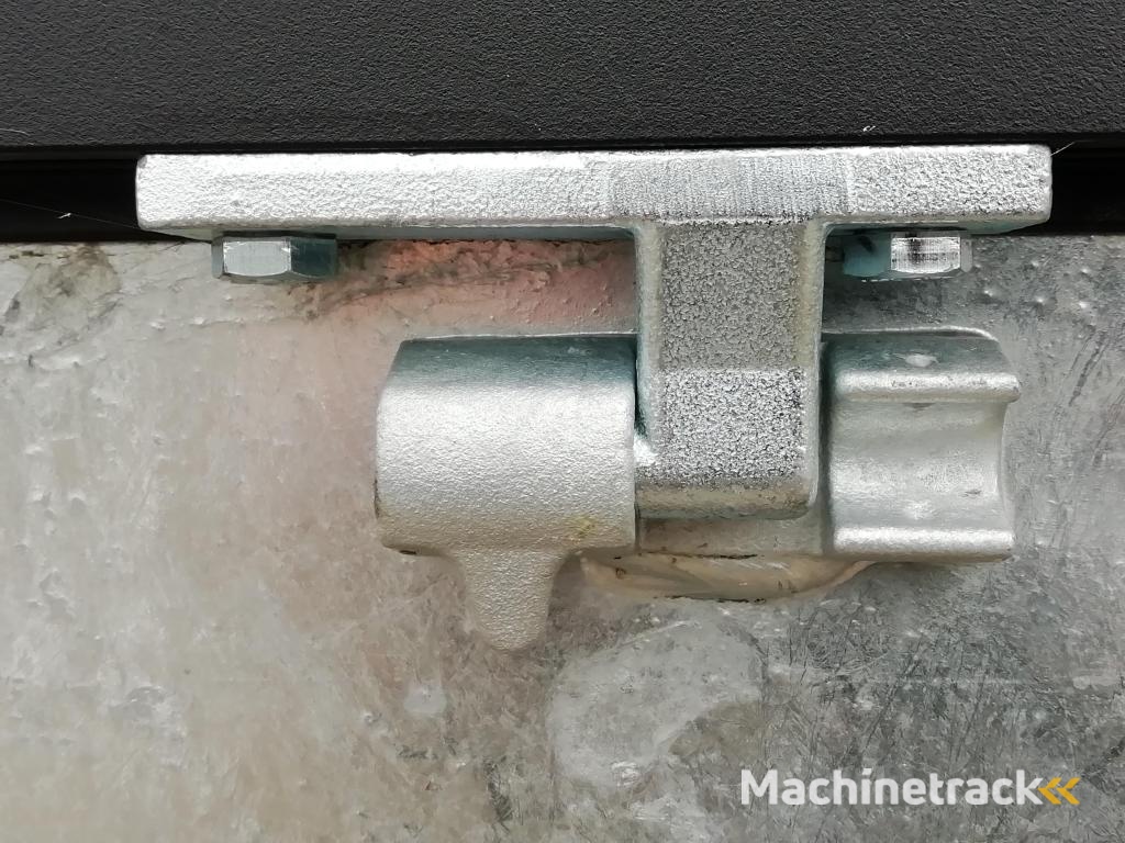 Saris PL 306 184 2700 2 Black Edition