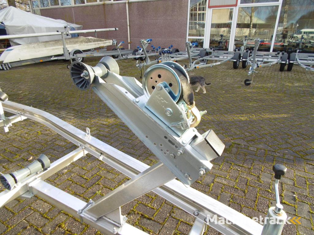 Temared B15 Alu motorboottrailer