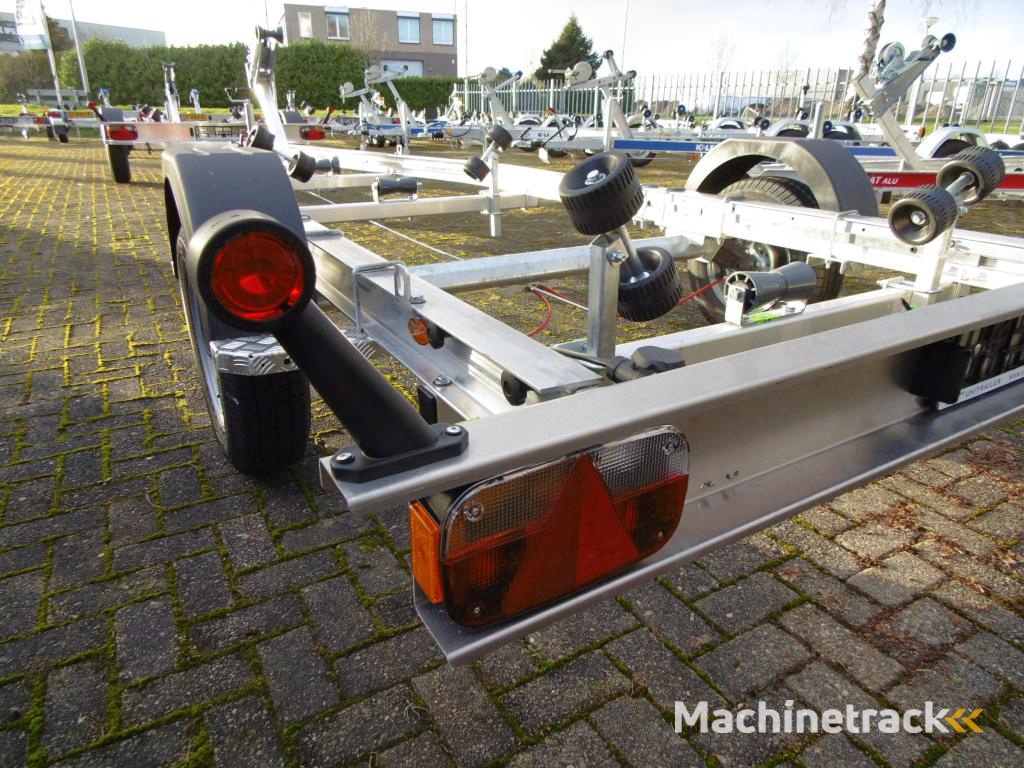 Temared B15 Alu motorboottrailer
