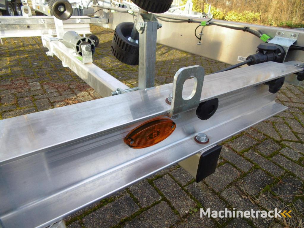 Temared B15 Alu motorboottrailer