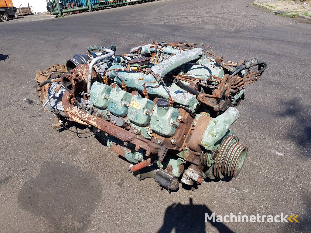 Mercedes-Benz OM442A