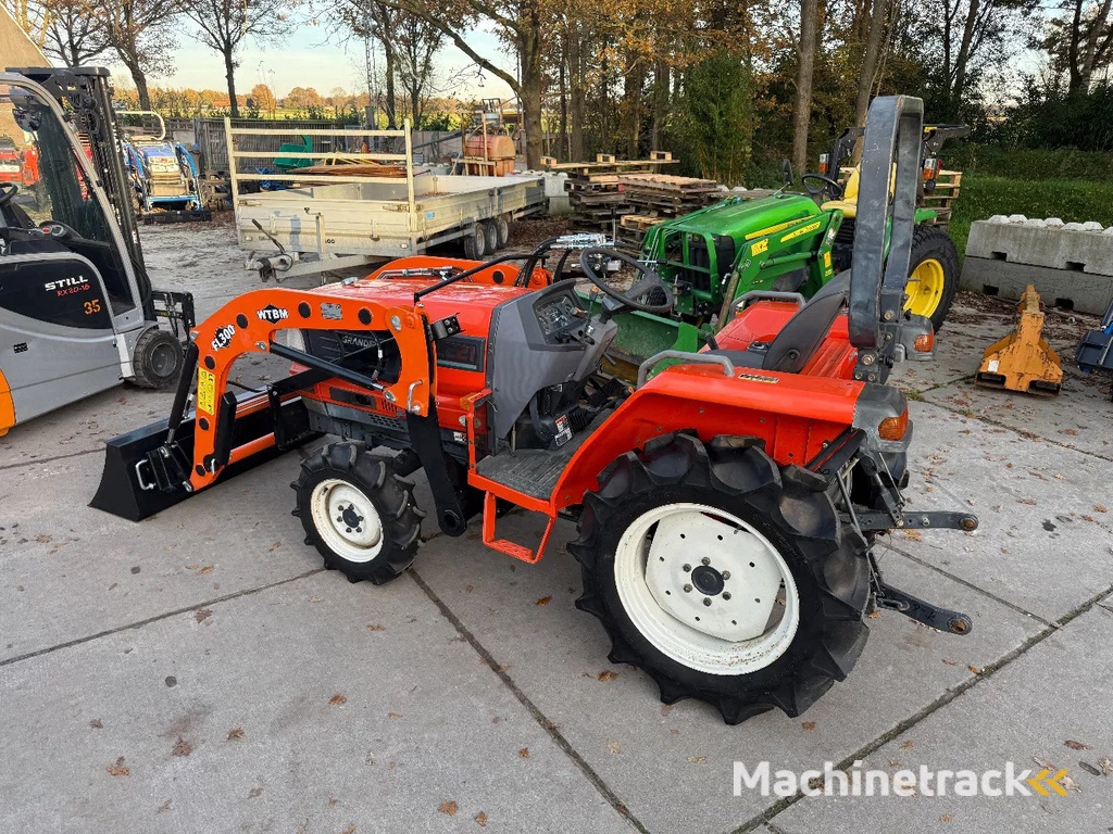 Kubota GL221 met voorlader