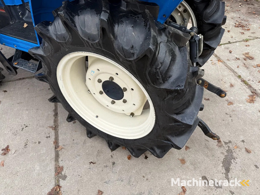 Iseki TA250 met voorlader