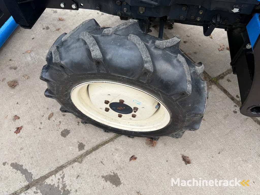 Iseki TA250 met voorlader