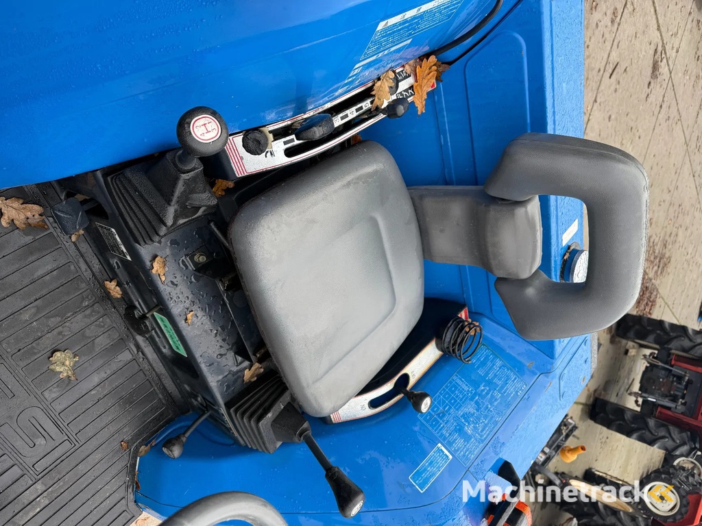 Iseki TA250 met voorlader