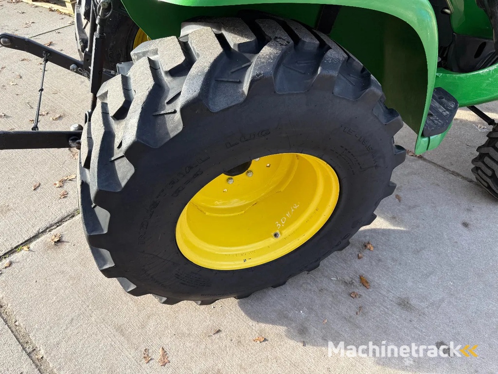 John Deere 3036e met voorlader