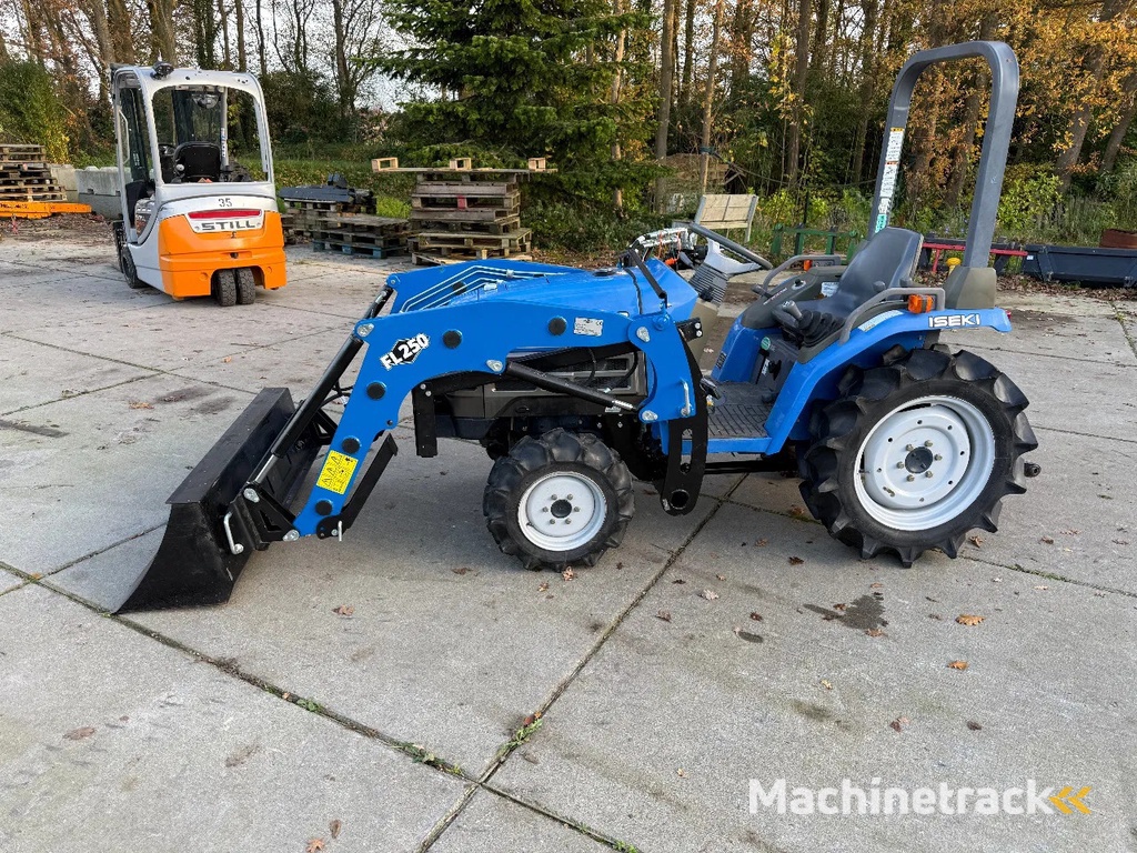 Iseki Sial 173 met voorlader