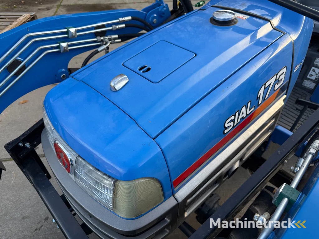 Iseki Sial 173 met voorlader