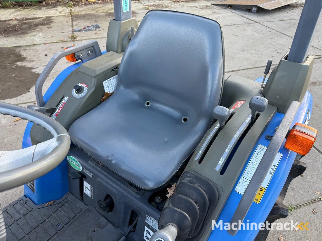 Iseki Sial 173 met voorlader