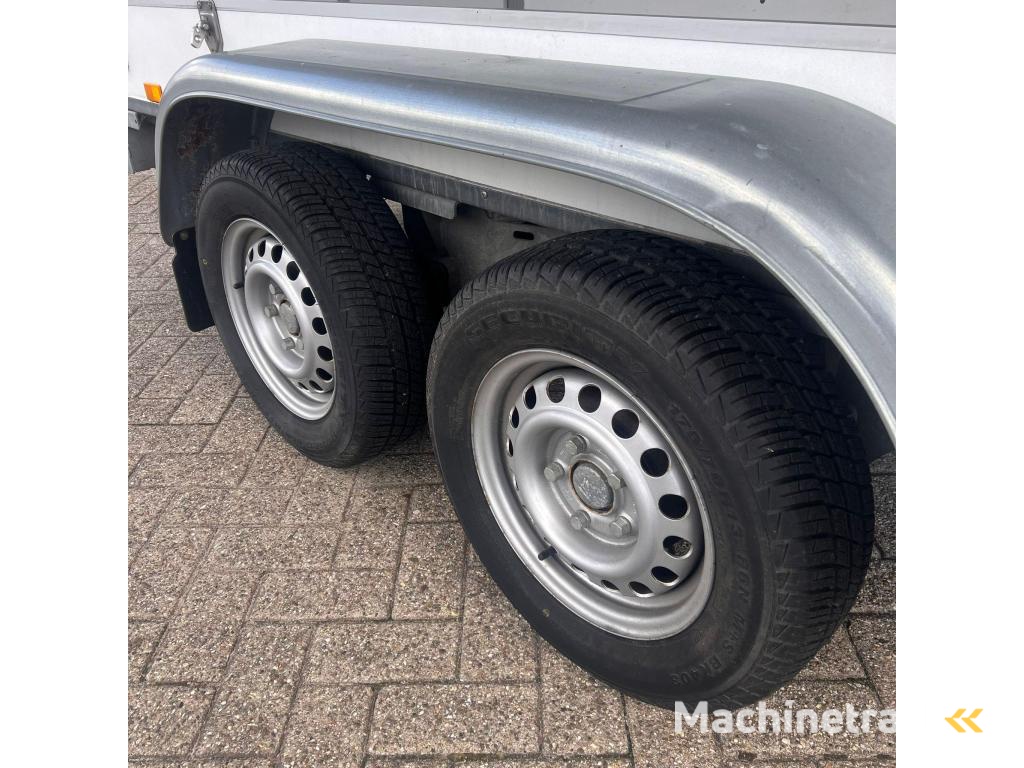 Saris C 2000 Gesloten C2000 305x150x180cm