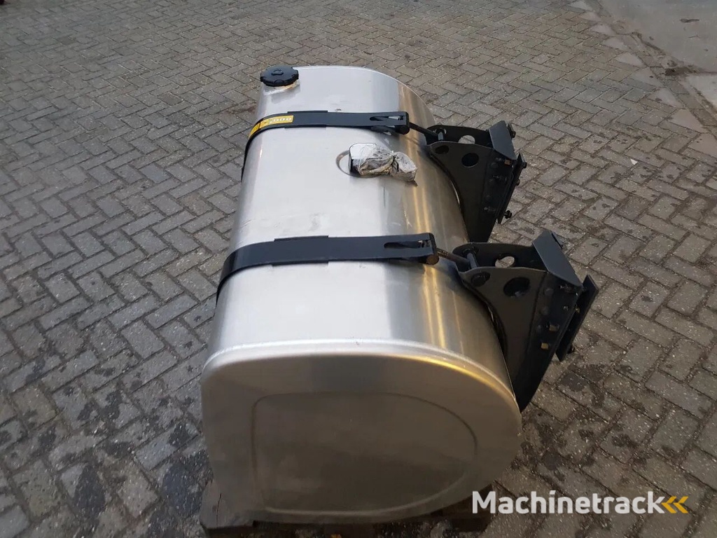 Volvo Diversen MAN Universeel diverse dieseltanks op voorraad fuel tank for truck