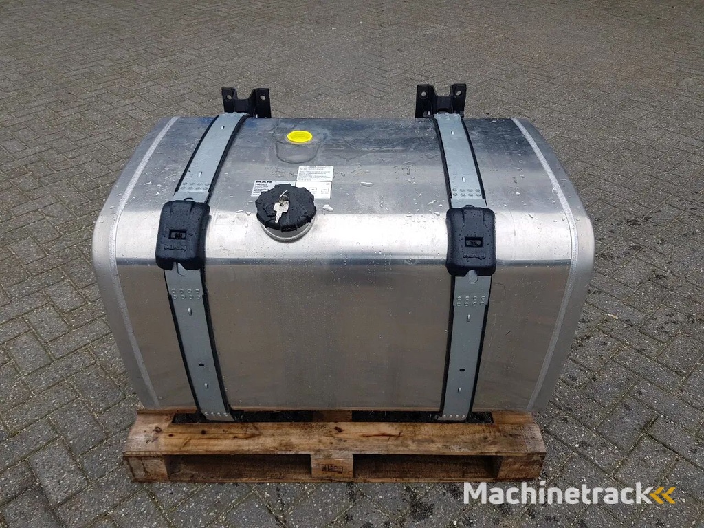 Volvo Diversen MAN Universeel diverse dieseltanks op voorraad fuel tank for truck