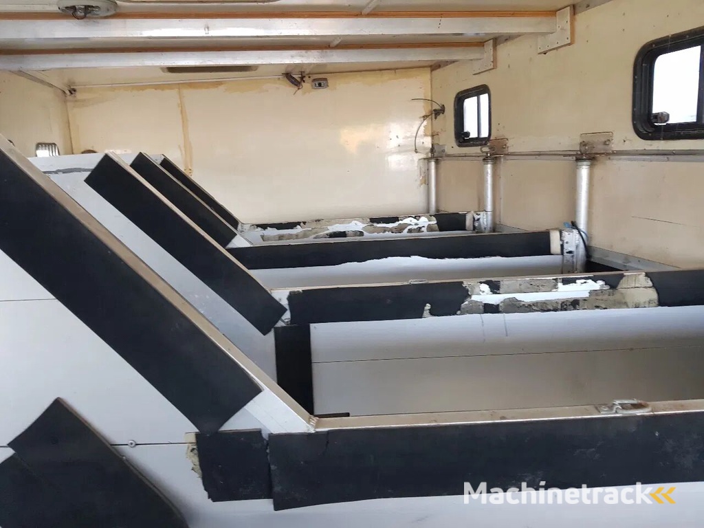 DAF 95.350 Paardenwagen met zitverblijf 7 paarden 7 horses horse truck