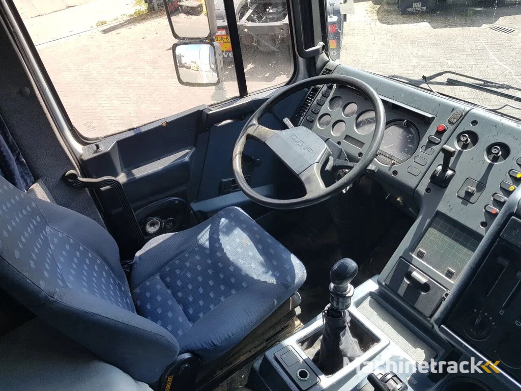 DAF 95.350 Paardenwagen met zitverblijf 7 paarden 7 horses horse truck