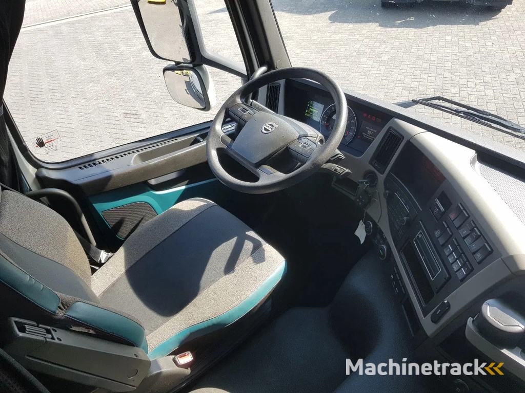 Volvo FM 420 Globetrotter XL Double tank