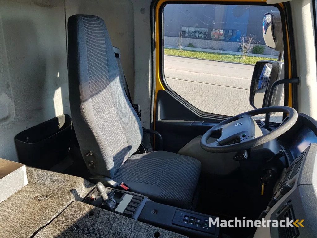 Volvo FE 300 EEV 6X2 Retarder Pto 234.000 KM chassis truck