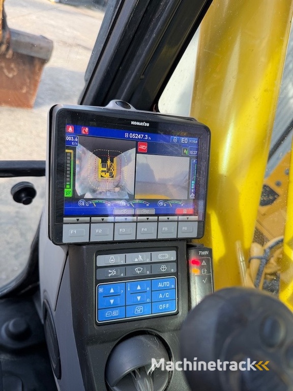 Komatsu PC 228 USLC-11