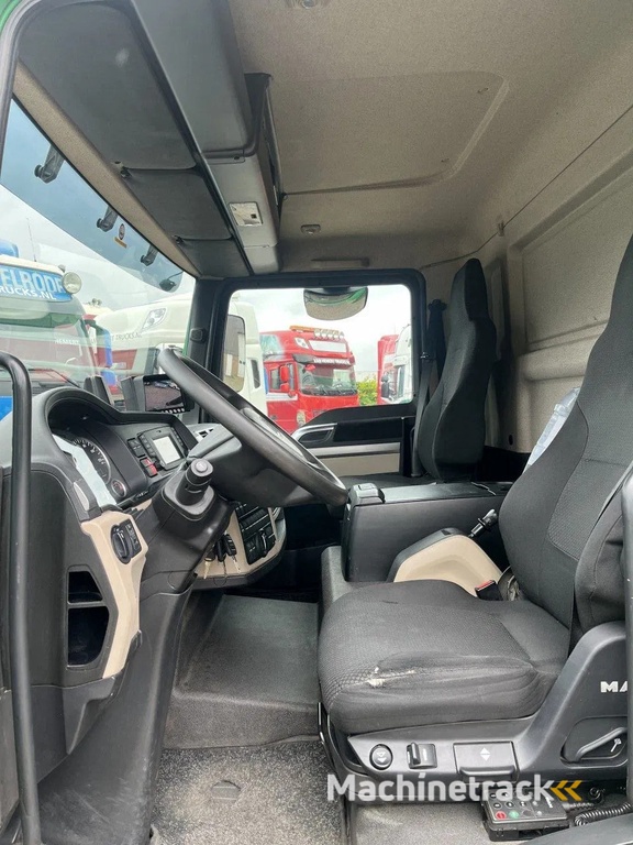 MAN TGL 10.180 / Only 179.995 KM !!! / 2 x Zijdeur !! / Laadklep LBW / Clima / Euro6 / NL Truck