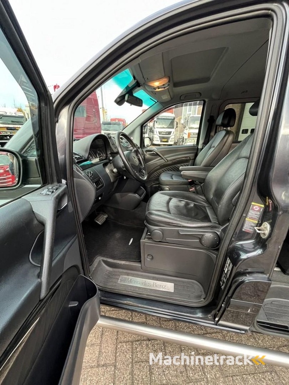 Mercedes-Benz Viano 3.0 CDI V6 DC Ambiente Lang / Luchtvering / Automaat / 5 zitplaatsen / Airco / Navi / Leather / NAP / Apple carplay / Carbonzwart / APK 5-26 HT1181