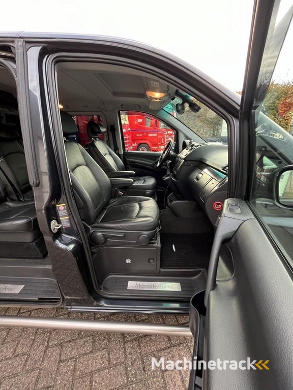 Mercedes-Benz Viano 3.0 CDI V6 DC Ambiente Lang / Luchtvering / Automaat / 5 zitplaatsen / Airco / Navi / Leather / NAP / Apple carplay / Carbonzwart / APK 5-26 HT1181