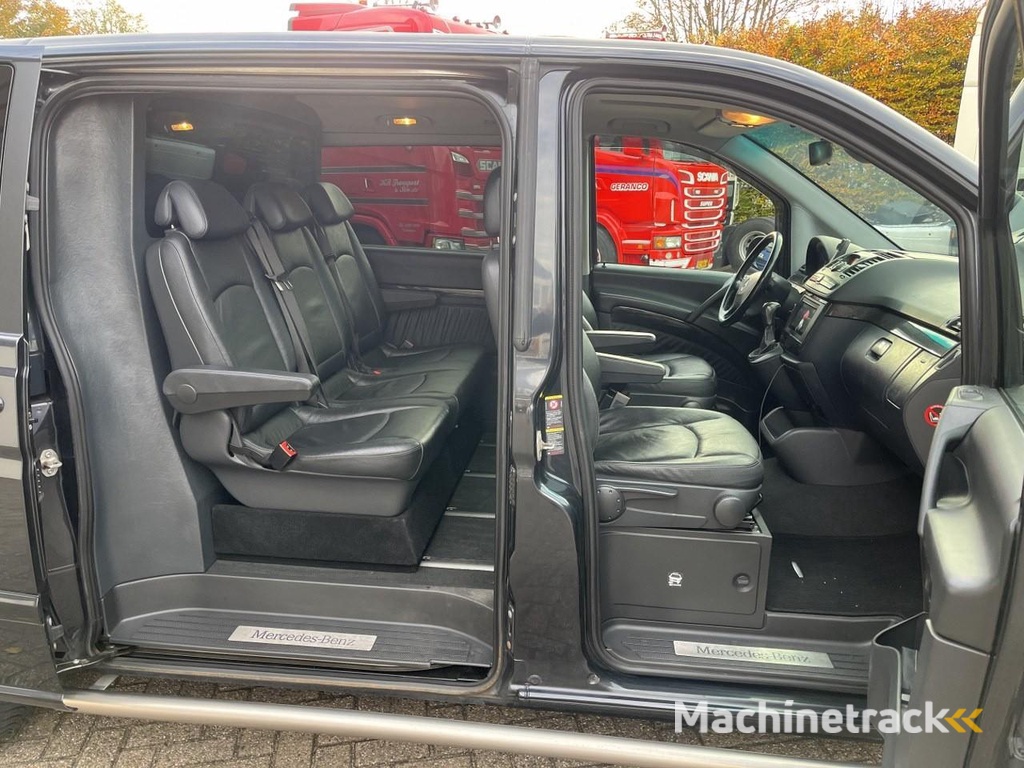 Mercedes-Benz Viano 3.0 CDI V6 DC Ambiente Lang / Luchtvering / Automaat / 5 zitplaatsen / Airco / Navi / Leather / NAP / Apple carplay / Carbonzwart / APK 5-26 HT1181