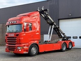 Minituur van Scania R620 V8 / Retarder / Full air / Euro5 / 6x2 / WB: 470 cm / Container kabel systeem / King of the road / NL Truck HT1188
