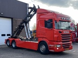 Minituur van Scania R620 V8 / Retarder / Full air / Euro5 / 6x2 / WB: 470 cm / Container kabel systeem / King of the road / NL Truck HT1188