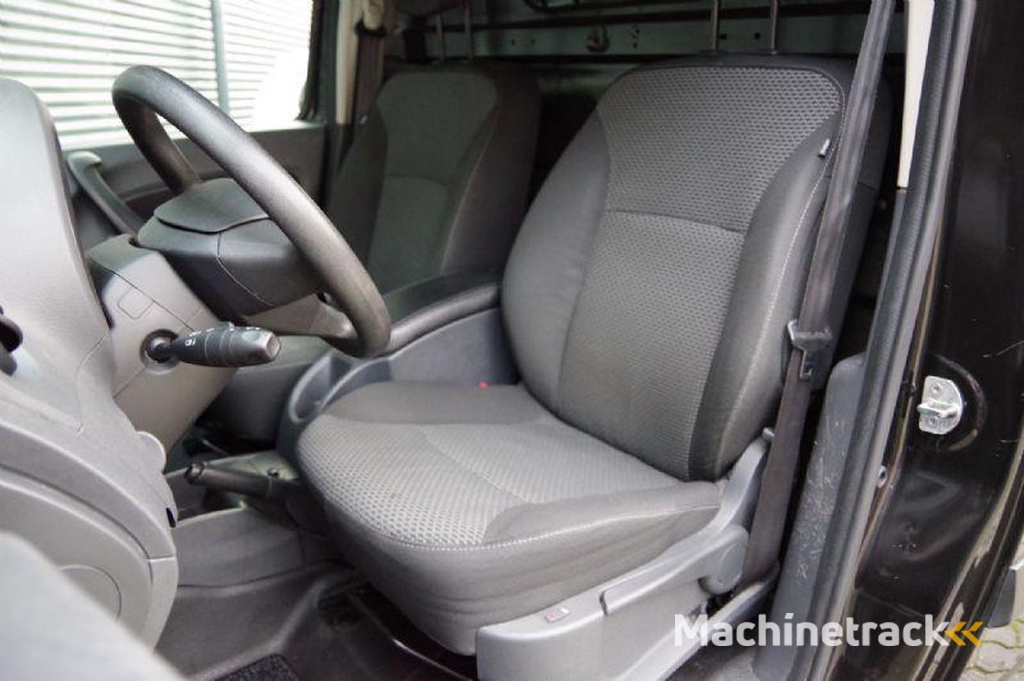 Mercedes-Benz Citan 112 AUT. BENZINE, AIRCO, PARKEERSENSOREN, STOELVERWARMING