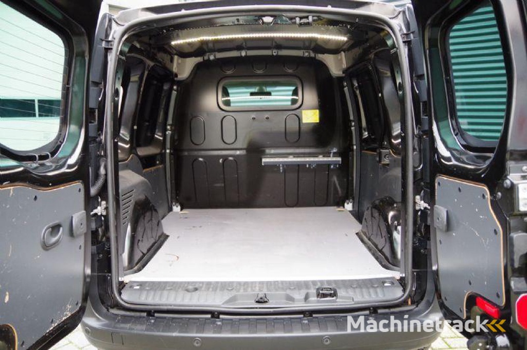 Mercedes-Benz Citan 112 AUT. BENZINE, AIRCO, PARKEERSENSOREN, STOELVERWARMING